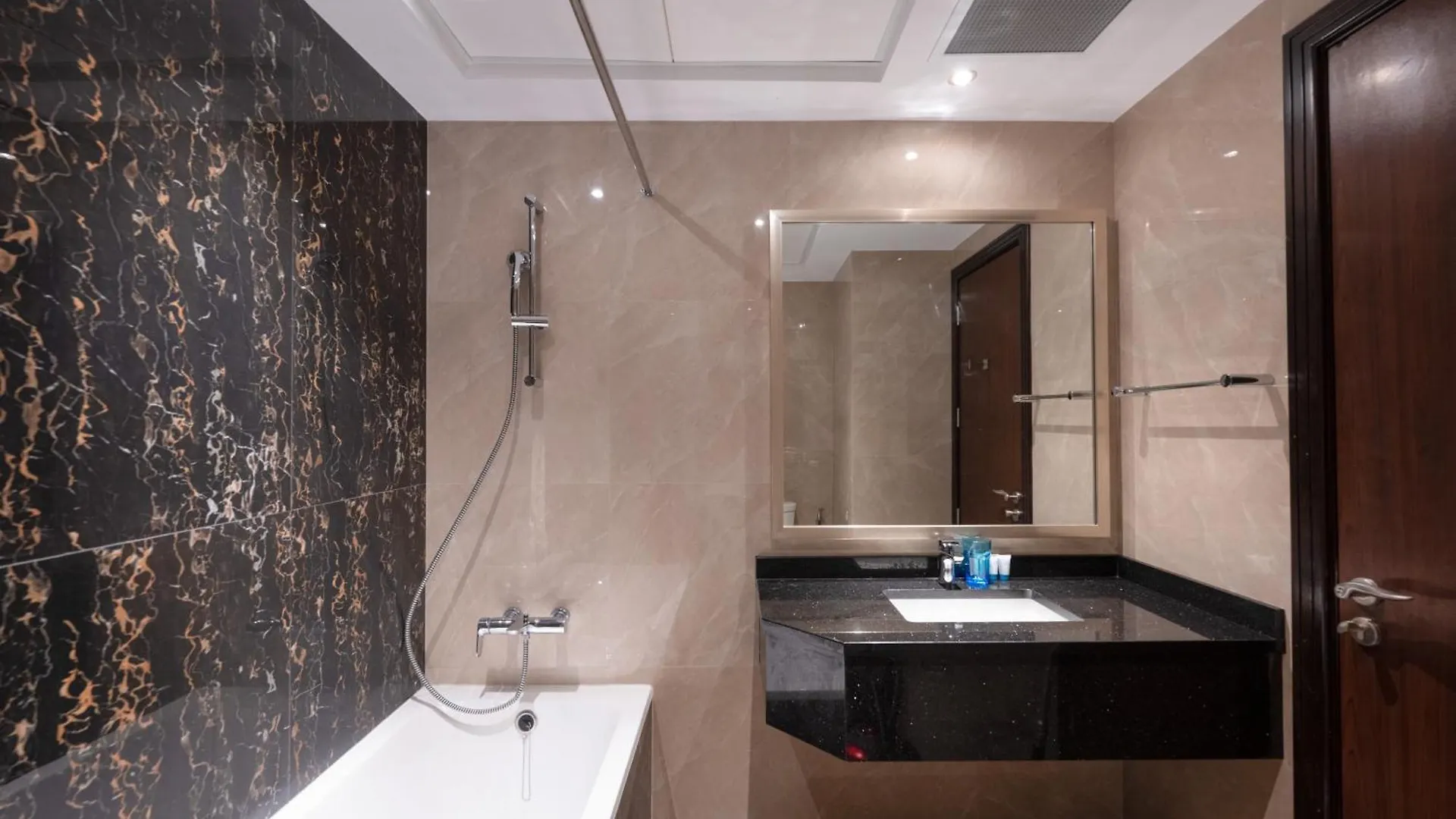 Luxurious Studio In Elite With Burj Khalifa View Dubai United Arab Emirates
