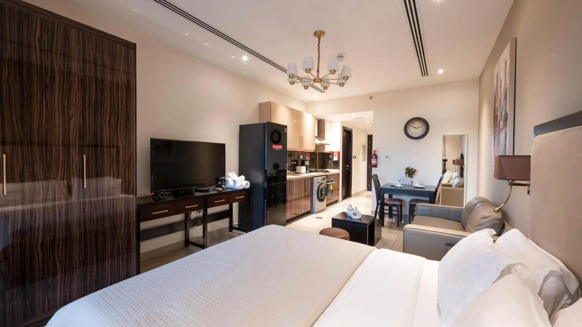 Luxurious Studio In Elite With Burj Khalifa View Dubai